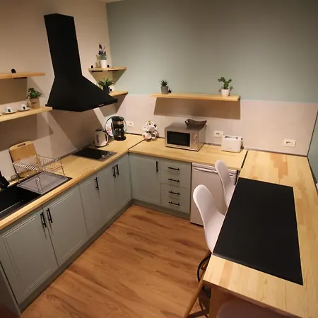 Apartman Luxurious Overlooking The Sea